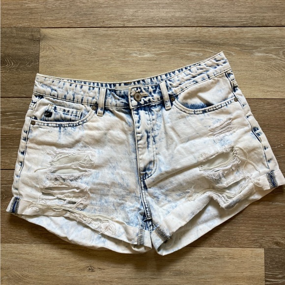 White washed denim shorts - Picture 1 of 6
